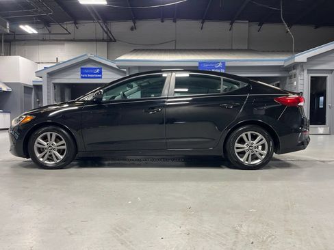 Used 2017 Hyundai Elantra SE FWD image 4