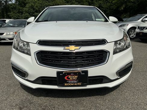 Used 2016 Chevrolet Cruze LT FWD image 3