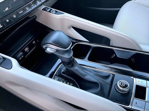Certified 2025 Kia Telluride S FWD image 17