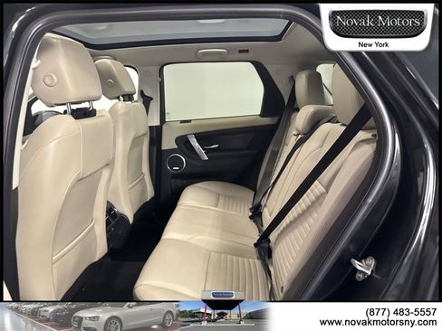 Used 2023 Land Rover Discovery Sport SE image 11