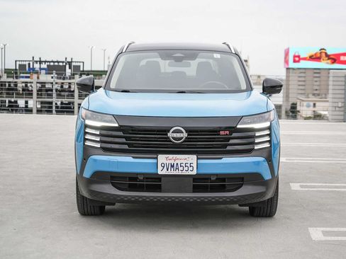 Used 2025 Nissan Kicks SR FWD image 2