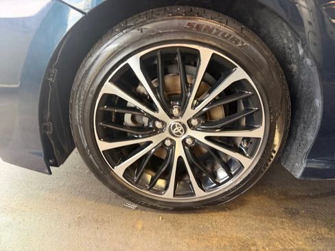 Used 2020 Toyota Camry SE AWD/4WD image 30