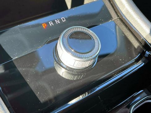 Certified 2023 Jeep Grand Cherokee Laredo image 28