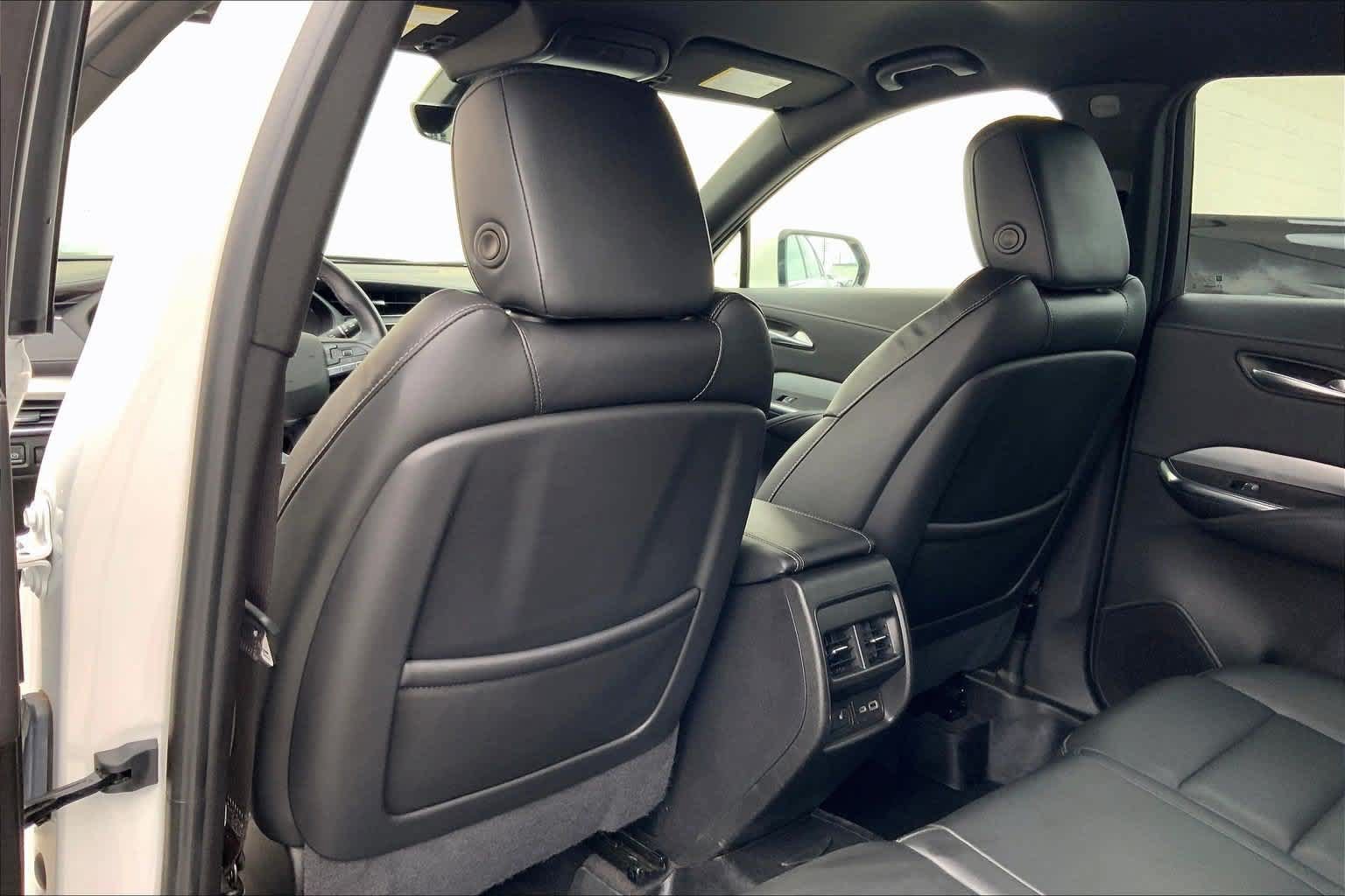 Used 2023 Cadillac XT4 Premium Luxury w/ LPO, Onyx Lite Package FWD image 12