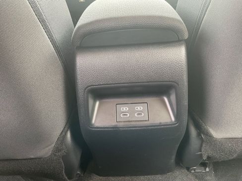 Used 2025 Toyota Corolla LE FWD image 9