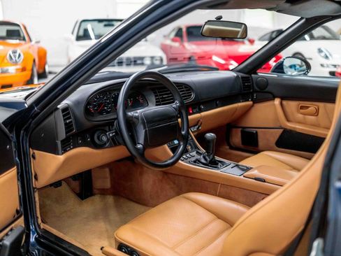 Used 1992 Porsche 968 Coupe RWD image 2