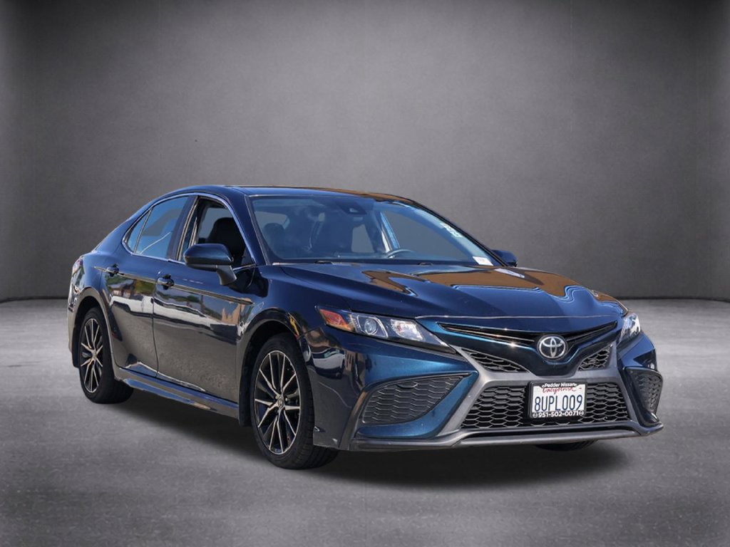Used 2021 Toyota Camry SE FWD image 2
