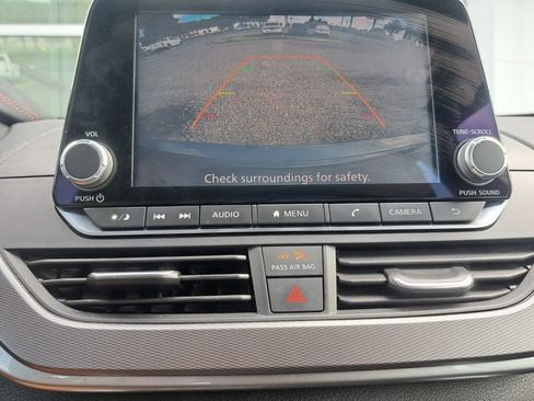 Used 2024 Nissan Altima 2.5 SR FWD image 11
