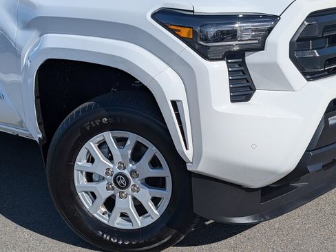 Used 2024 Toyota Tacoma SR5 image 10