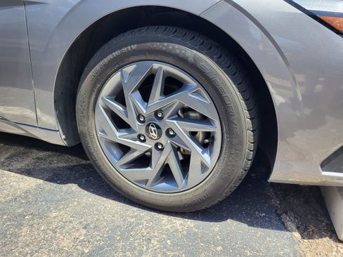 Used 2024 Hyundai Elantra SEL FWD image 7
