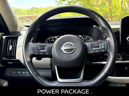 Certified 2022 Nissan Pathfinder SV w/ SV Premium Package AWD/4WD image 12