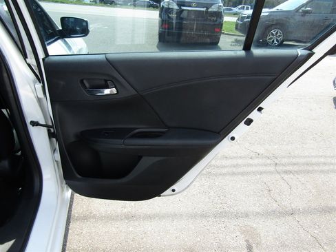 Used 2014 Honda Accord Sport image 19