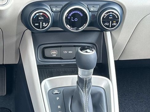 New 2026 Hyundai Venue SEL FWD image 25