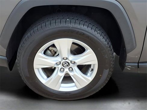 Used 2020 Toyota RAV4 XLE image 24