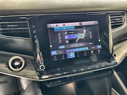 Used 2024 Jeep Wagoneer L Series II w/ Flexible Seating Group image 19