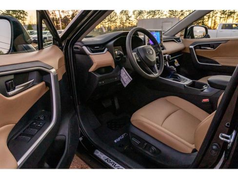 New 2025 Toyota RAV4 XLE Premium image 10