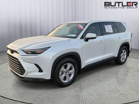 Certified 2025 Toyota Grand Highlander AWD Hybrid image 2