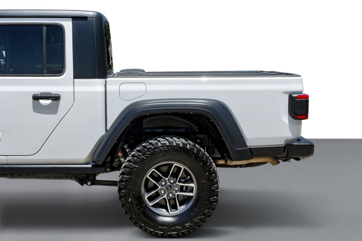 Used 2024 Jeep Gladiator Mojave w/ Convenience Group AWD/4WD image 11