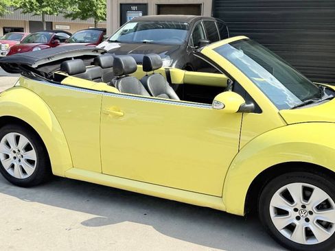 Used 2007 Volkswagen Beetle Convertible w/ Package 1 FWD image 13