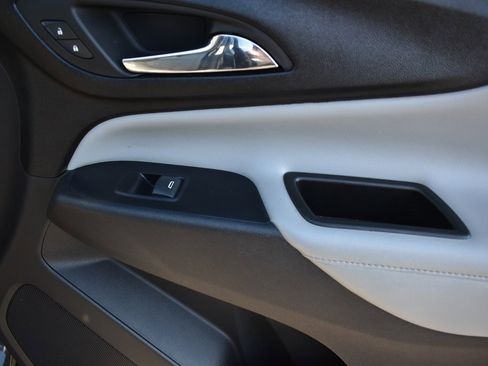 Used 2020 Chevrolet Equinox Premier image 11