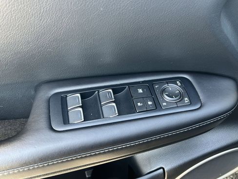 Used 2020 Lexus RX 350L Premium w/ Premium Package image 13