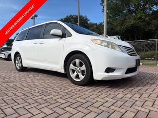 Used 2017 Toyota Sienna LE FWD video 1