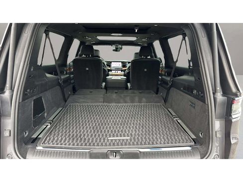 Used 2025 Jeep Grand Wagoneer L Series III w/ Rear Seat Video Group 1 AWD/4WD image 9