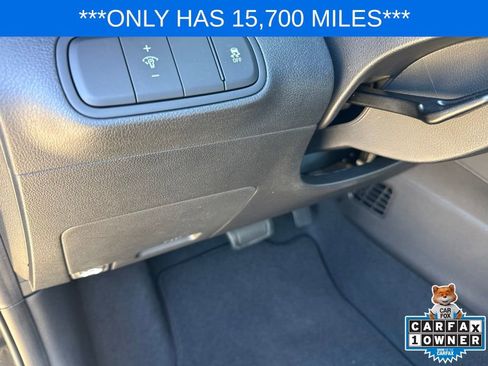 Used 2024 Hyundai Venue SEL FWD image 15