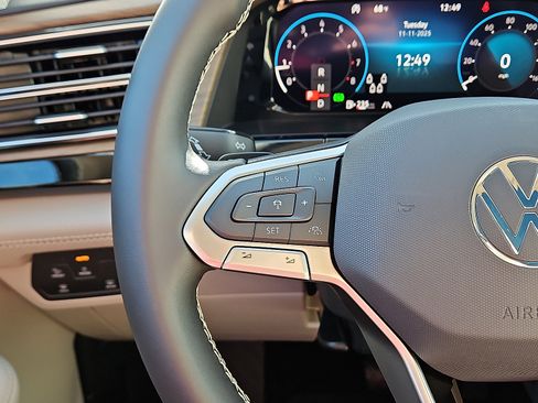 New 2026 Volkswagen Atlas SE image 19