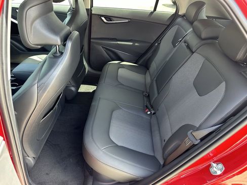 New 2026 Kia Niro EX FWD image 13