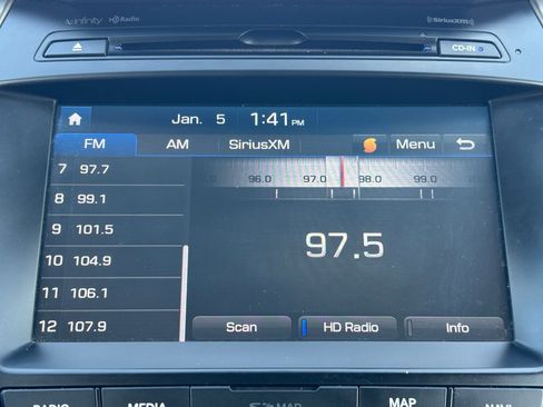 Used 2018 Hyundai Santa Fe Sport image 21