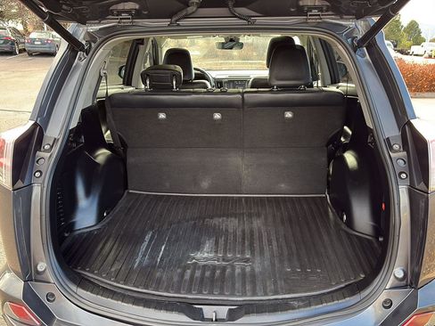 Used 2018 Toyota RAV4 Limited image 6