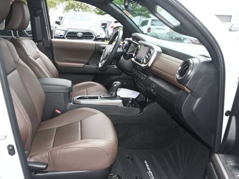 Certified 2023 Toyota Tacoma Limited AWD/4WD image 21