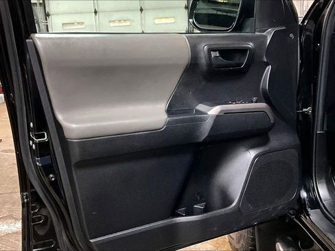 Certified 2022 Toyota Tacoma SR5 image 18
