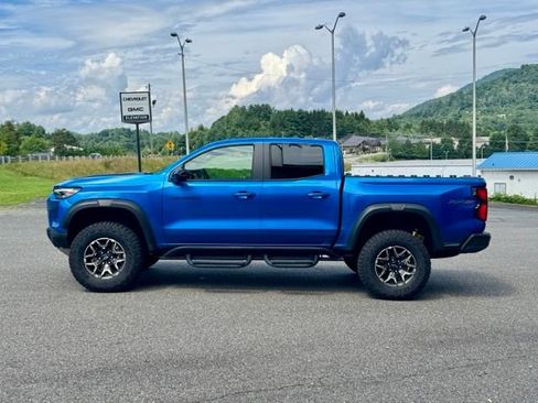 Used 2024 Chevrolet Colorado ZR2 w/ ZR2 Convenience Package III AWD/4WD image 4