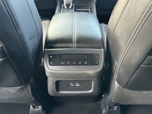 Certified 2024 Nissan Pathfinder SL image 23