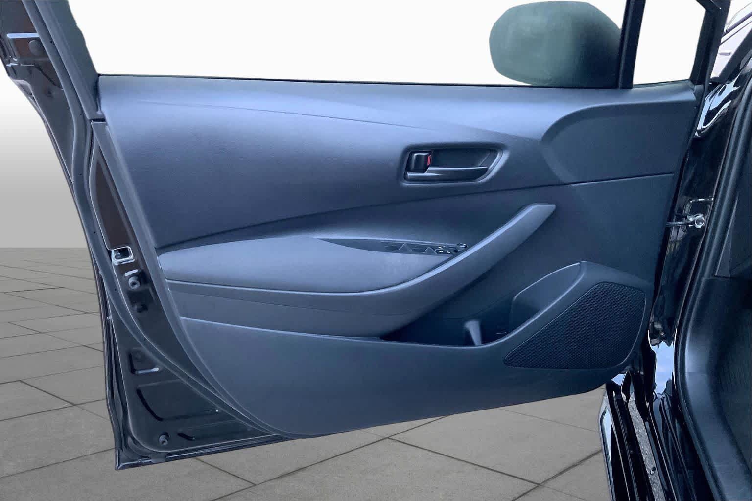 Used 2024 Toyota Corolla LE FWD image 19