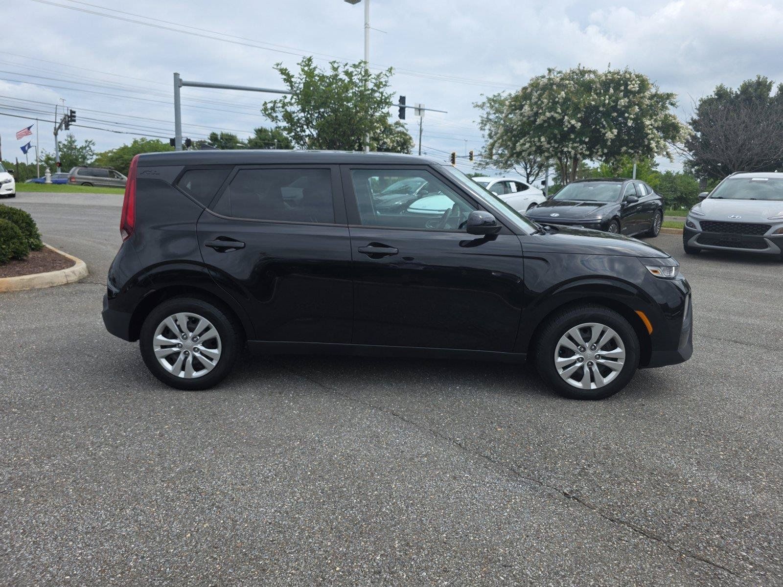 Used 2021 Kia Soul LX FWD image 9