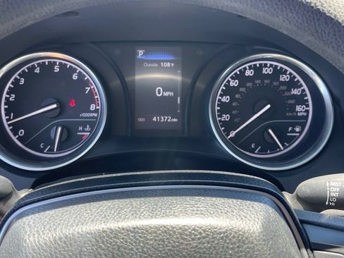 Used 2018 Toyota Camry LE FWD image 11
