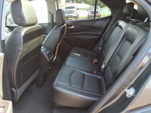Used 2018 Chevrolet Equinox Premier image 11