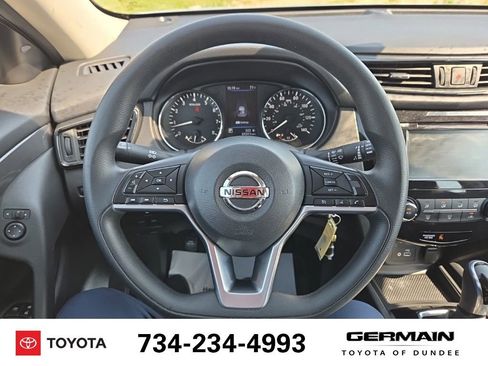 Used 2020 Nissan Rogue S FWD image 23