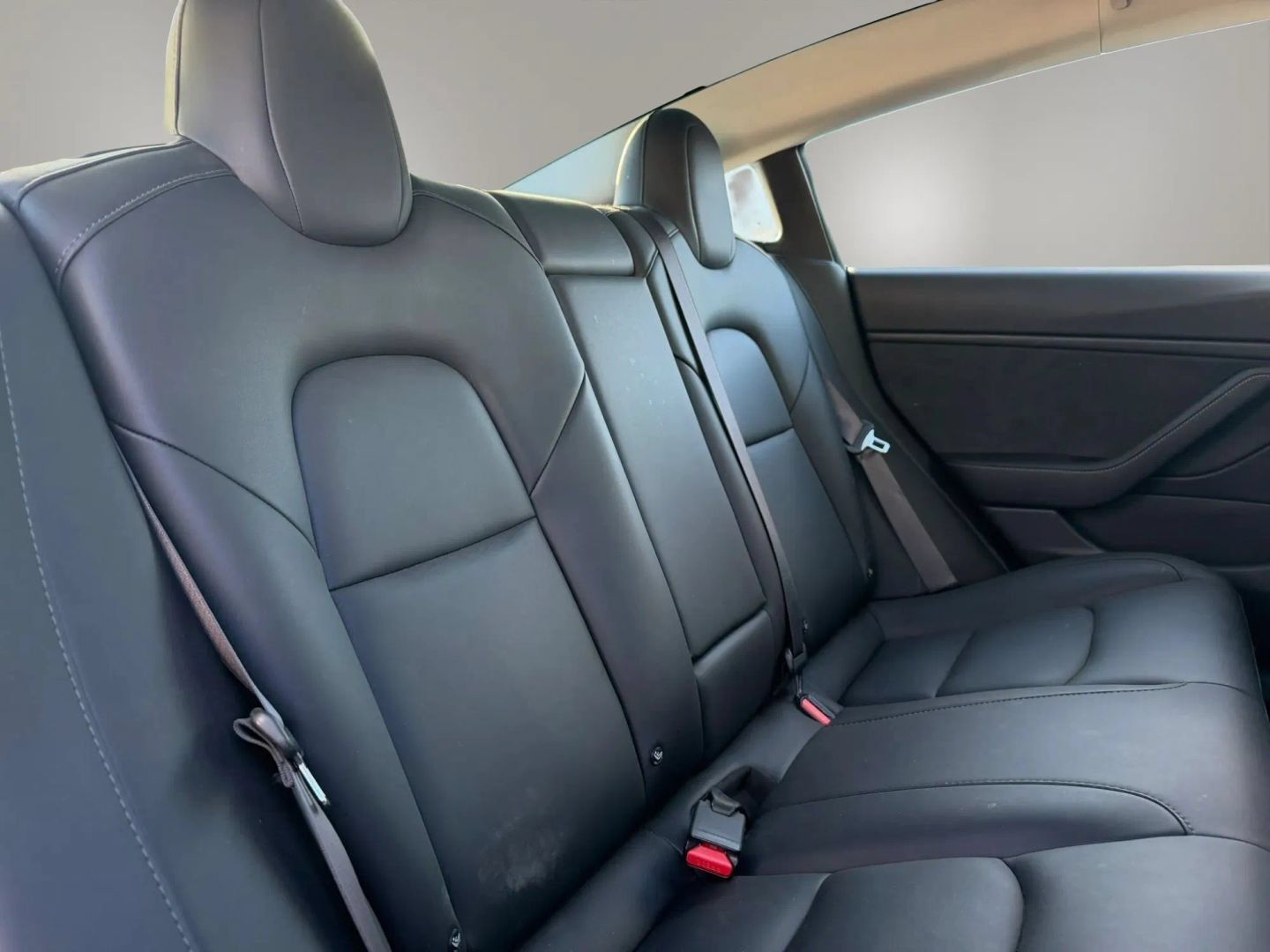 Used 2018 Tesla Model 3 Long Range RWD image 18