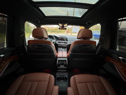 Used 2022 BMW X7 M50i image 67