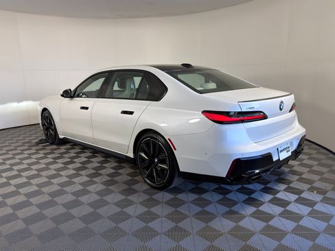Used 2025 BMW 760i xDrive 760i xDrive w/ Premium Package image 3