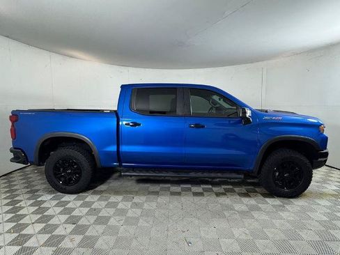 Used 2023 Chevrolet Silverado 1500 ZR2 w/ Technology Package AWD/4WD image 2