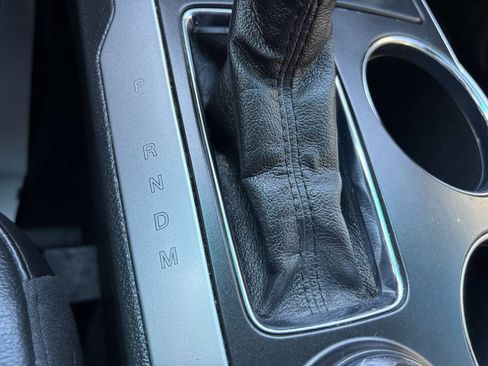 Used 2013 Ford Explorer XLT image 32