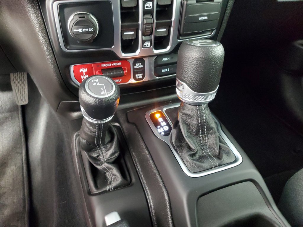 Used 2025 Jeep Wrangler Unlimited Rubicon AWD/4WD image 18