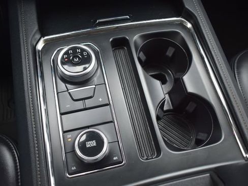 Used 2024 Ford Expedition XLT AWD/4WD image 34