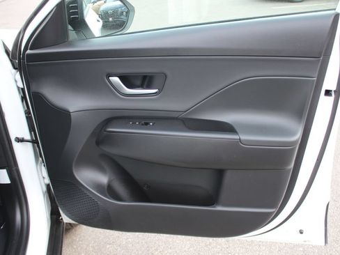 Used 2026 Hyundai Kona SEL Premium AWD/4WD image 32