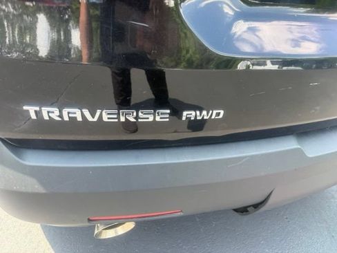 Used 2023 Chevrolet Traverse LS AWD/4WD image 3